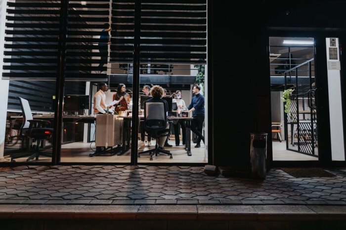 ניהול צוותים במצבי משבר: מודל לבניית חוסן ארגוני